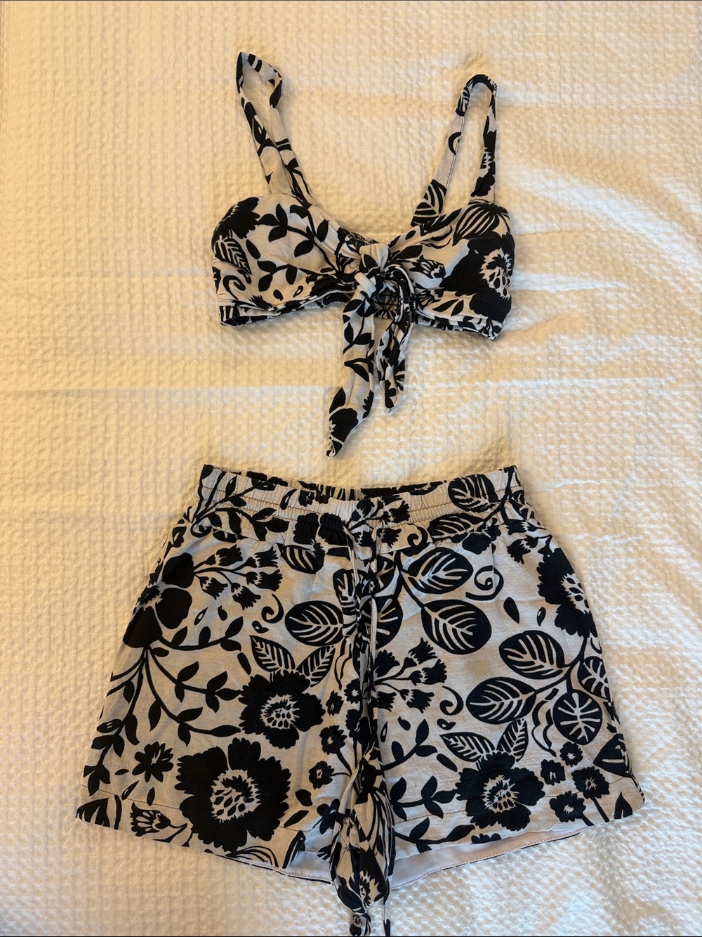 Zara Floral Bikini Set in Black & White Size Medium Like New